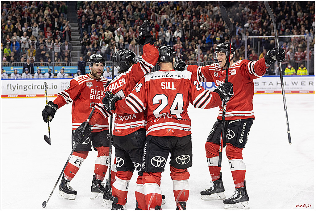 PENNY DEL;  Koelner Haie - Straubing Tigers; Koeln, 28.12.2022